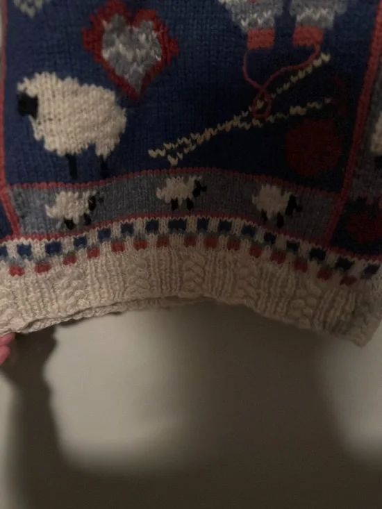 Vintage 90’s Woolrich Cream Knit Sweater with Cottage-core Sheep Motif- Size M - Picture 6 of 14